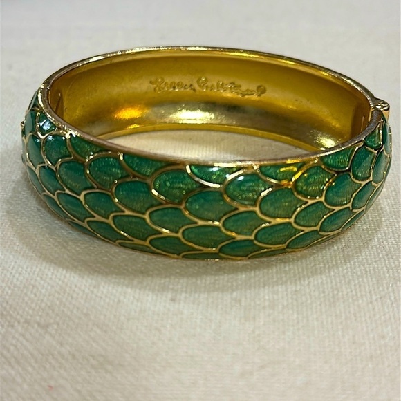 Lilly Pulitzer Green Snakeskin Enamel Bangle Bracelet Hinge Closure - EUC - Picture 1 of 3